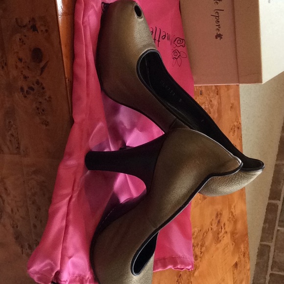 Nanette Lepore “Provocativ” bronze pumps - Picture 11 of 13